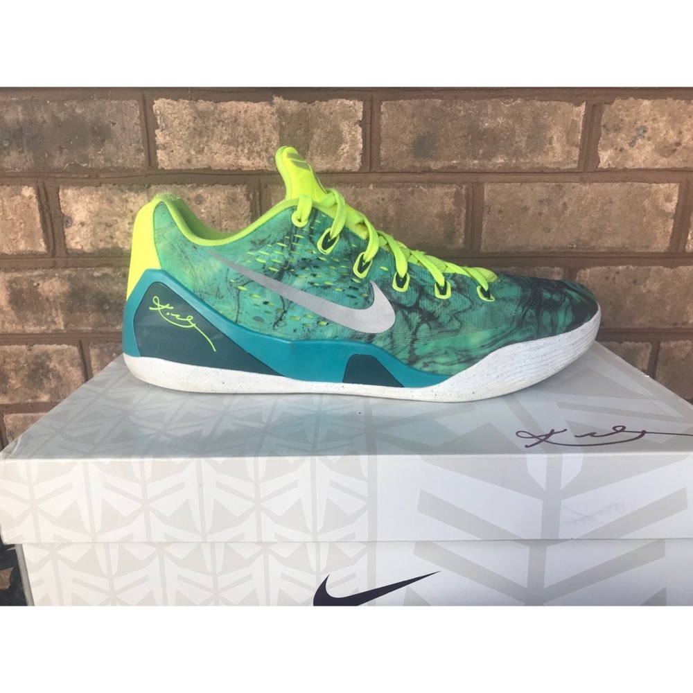 Nike Kobe IX 9 low EM Easter size 10.5